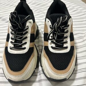 Steve Madden Black and Tan Chunky Sneakers